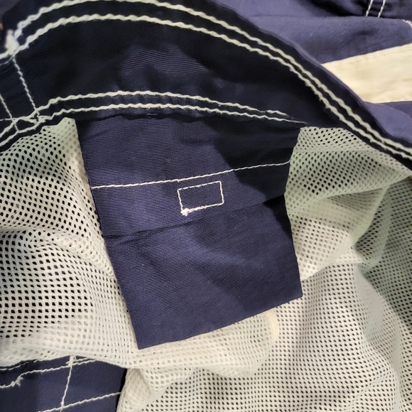 Men's Tommy Hilfiger Swim Trunks Size L- Excellent Condition! - Picture 6 of 8